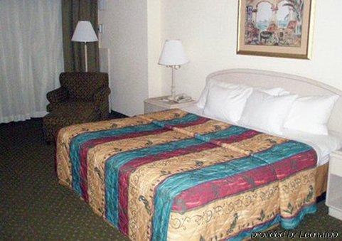 Clarion Hotel Деленд Номер фото