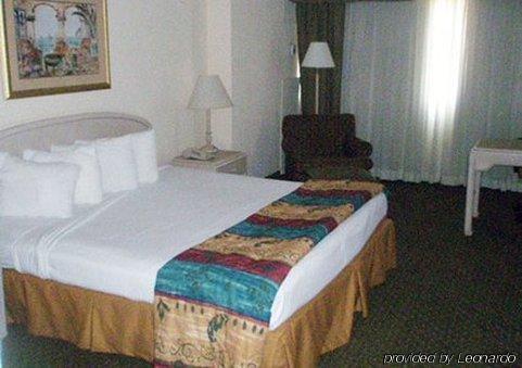 Clarion Hotel Деленд Номер фото